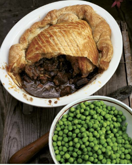Steak, Guinness & cheese pie with a puff pastry lid (A ...